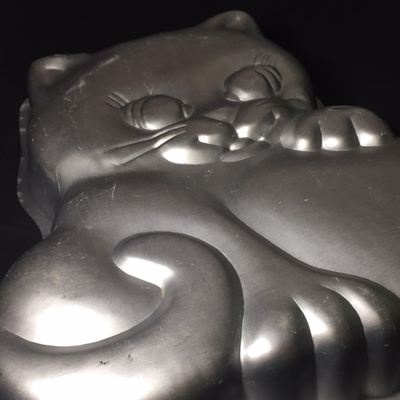 Vintage Cake Tin - Picture 9 of 12